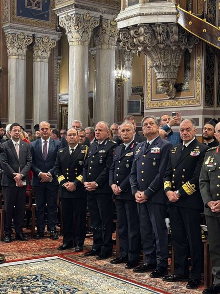 Αντιπροσωπεία Καθηγητών της Θεολογικής Σχολής του Ε.Κ.Π.Α. στην κοπή βασιλόπιτας της Ι. Συνόδου της Εκκλησίας της Ελλάδος και της Ι. Αρχιεπισκοπής Αθηνών.